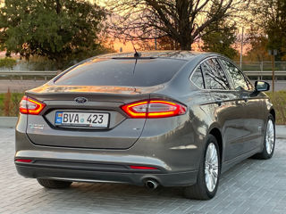 Ford Fusion foto 4