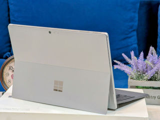 Microsoft Surface Pro 5 2K (Core i5 7300u/8Gb Ram/256Gb SSD/12.3 PixelSense TouchScreen) foto 9