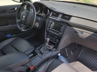 Skoda Superb foto 2