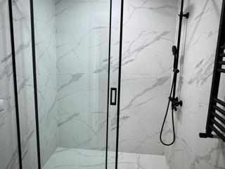 Стеклянные душевые кабины, перегородки, ограждения. фото 0