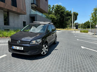 Volkswagen Touran foto 2