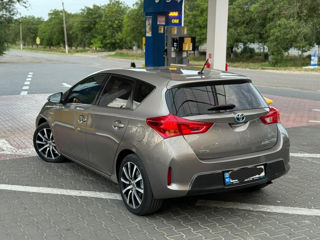 Toyota Auris foto 1