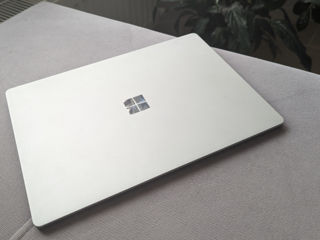Microsoft Surface Laptop 2 (2K, i7 8650u, ram16Gb, SSD 512Gb NVME)