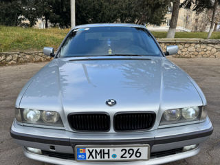 BMW 7 Series foto 2