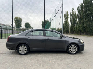 Toyota Avensis foto 4