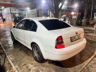 Skoda Superb foto 3