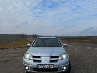 Mitsubishi Outlander foto 2