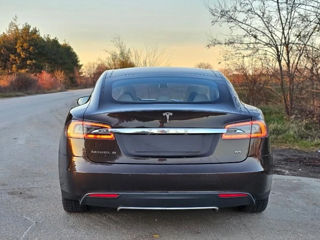 Tesla Model S foto 7