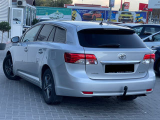 Toyota Avensis foto 4