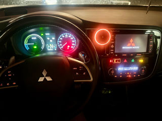 Mitsubishi Outlander foto 8