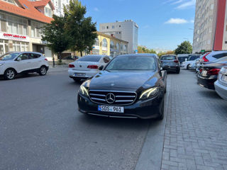 Mercedes E-Class foto 1