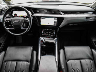 Audi e-tron foto 12