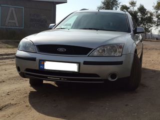 Ford Mondeo foto 2