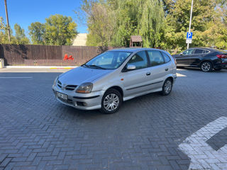 Nissan Almera Tino foto 1