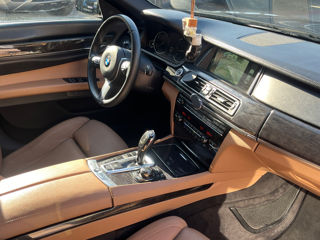 BMW 7 Series foto 18