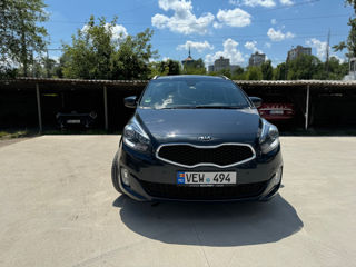 KIA Carens foto 1