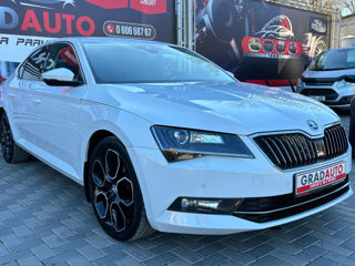 Skoda Superb foto 2