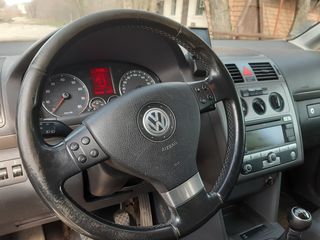 Volkswagen Touran foto 4