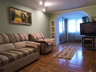 Apartament cu 2 camere, 80 m², Poșta Veche, Chișinău foto 4