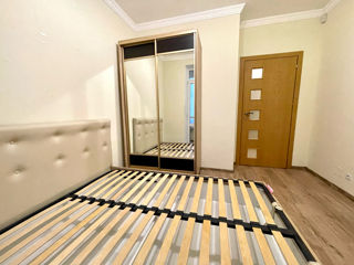 Apartament cu 4 camere, 97 m², Centru, Chișinău foto 2