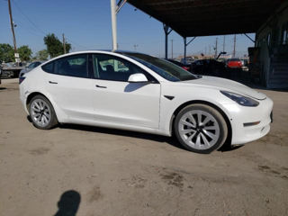 Tesla Model 3 foto 3