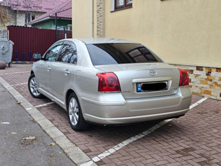 Toyota Avensis foto 3