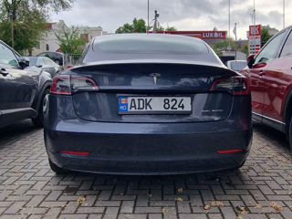 Tesla Model 3 foto 2