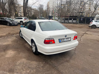 BMW 5 Series foto 3