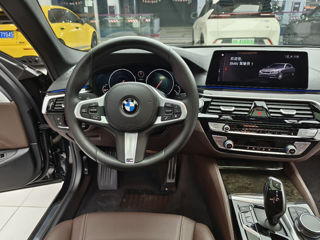 BMW 5 Series foto 12