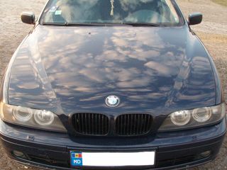 BMW 5 Series foto 4