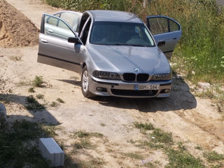 BMW 5 Series foto 2