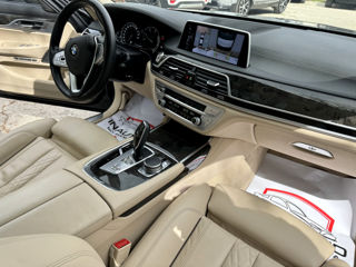 BMW 7 Series foto 7