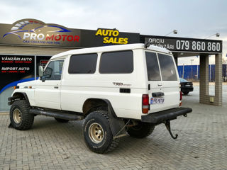 Toyota Land Cruiser foto 4