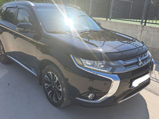 Mitsubishi Outlander foto 2