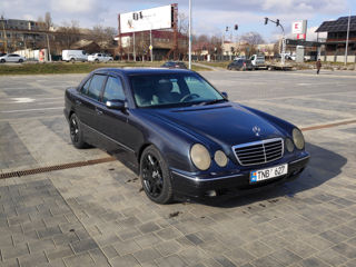 Mercedes E-Class foto 7