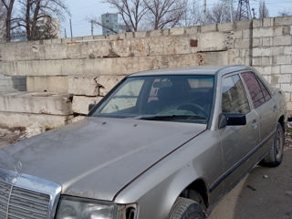 Se dezmembreaza W 124 Piese foto 1