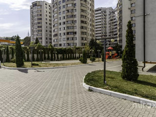 Apartament cu 3 camere, 99 m², Botanica, Chișinău foto 11