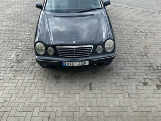 Mercedes E-Class foto 3