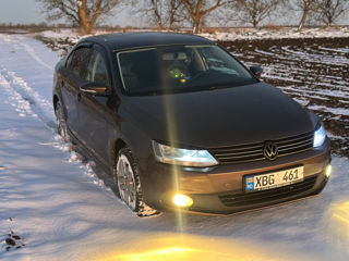 Volkswagen Jetta foto 2