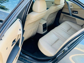 BMW 5 Series foto 12