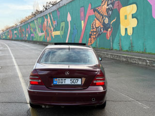 Mercedes C-Class foto 3