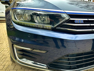 Volkswagen Passat foto 3