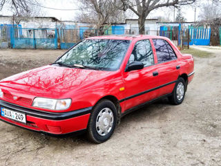 Nissan Sunny foto 2