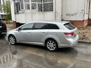 Toyota Avensis foto 2