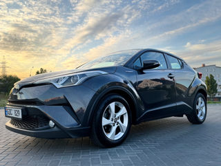 Toyota C-HR foto 4