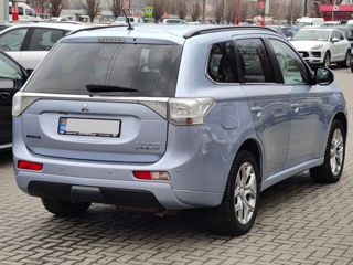 Mitsubishi Outlander foto 3