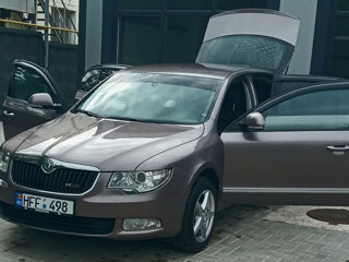 Skoda Superb foto 2