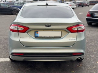 Ford Fusion foto 6