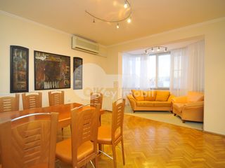 Apartament cu 4 camere în bloc nou, str. Petru Rareș, Centru, 275000 € ! foto 2
