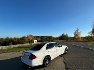 Mercedes E-Class foto 4